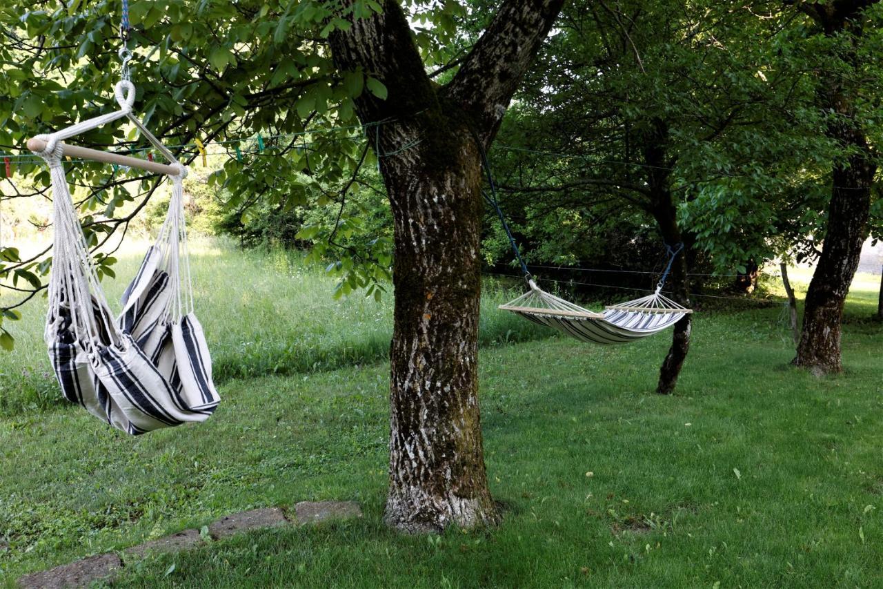 Guesthouse Idila Pod Nanosom Senozece Exterior photo
