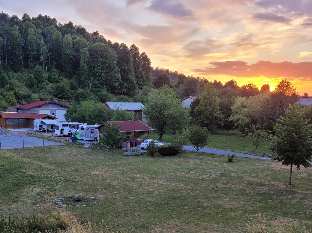 Guesthouse Idila Pod Nanosom Senozece Exterior photo