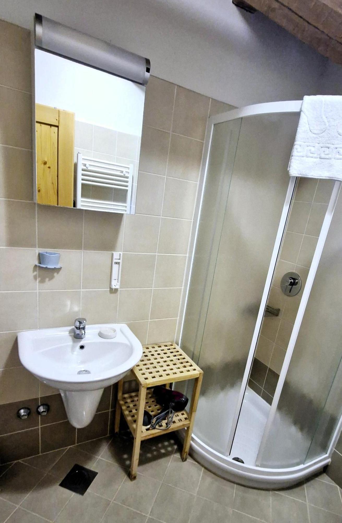 Guesthouse Idila Pod Nanosom Senozece Exterior photo